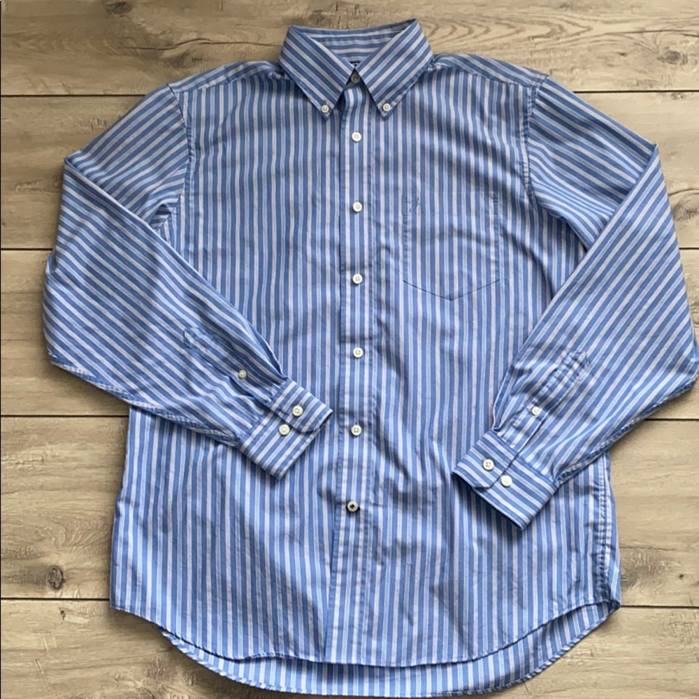 NAUTICA Men’s Wrinkle Resistant Dress Shirt Size M